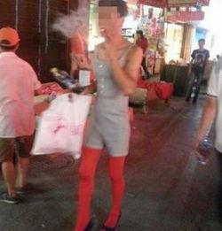 丝袜脚踩踏男人视频,一场禁忌的视觉盛宴